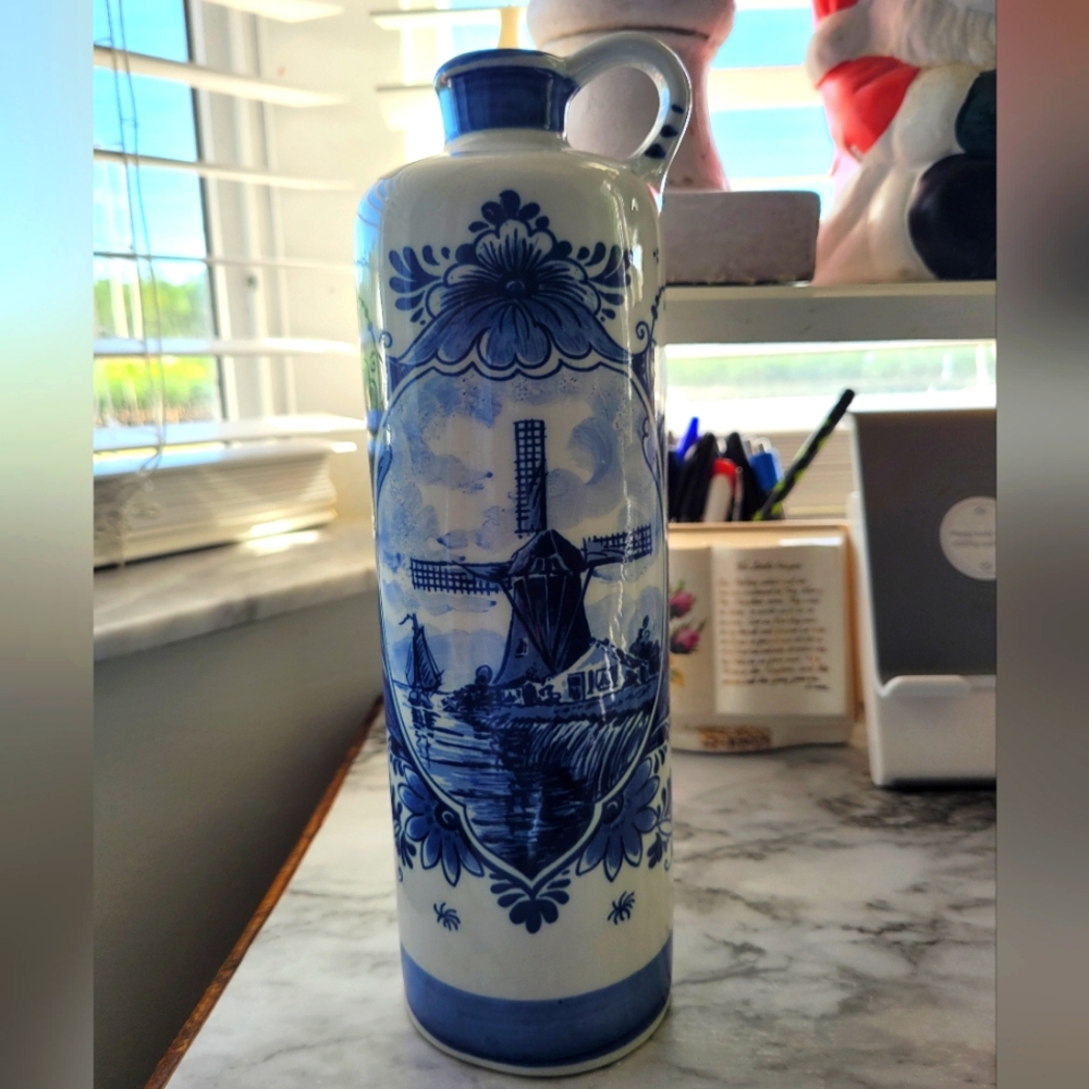 VTG hand painted Holland blue and white porcelain jug